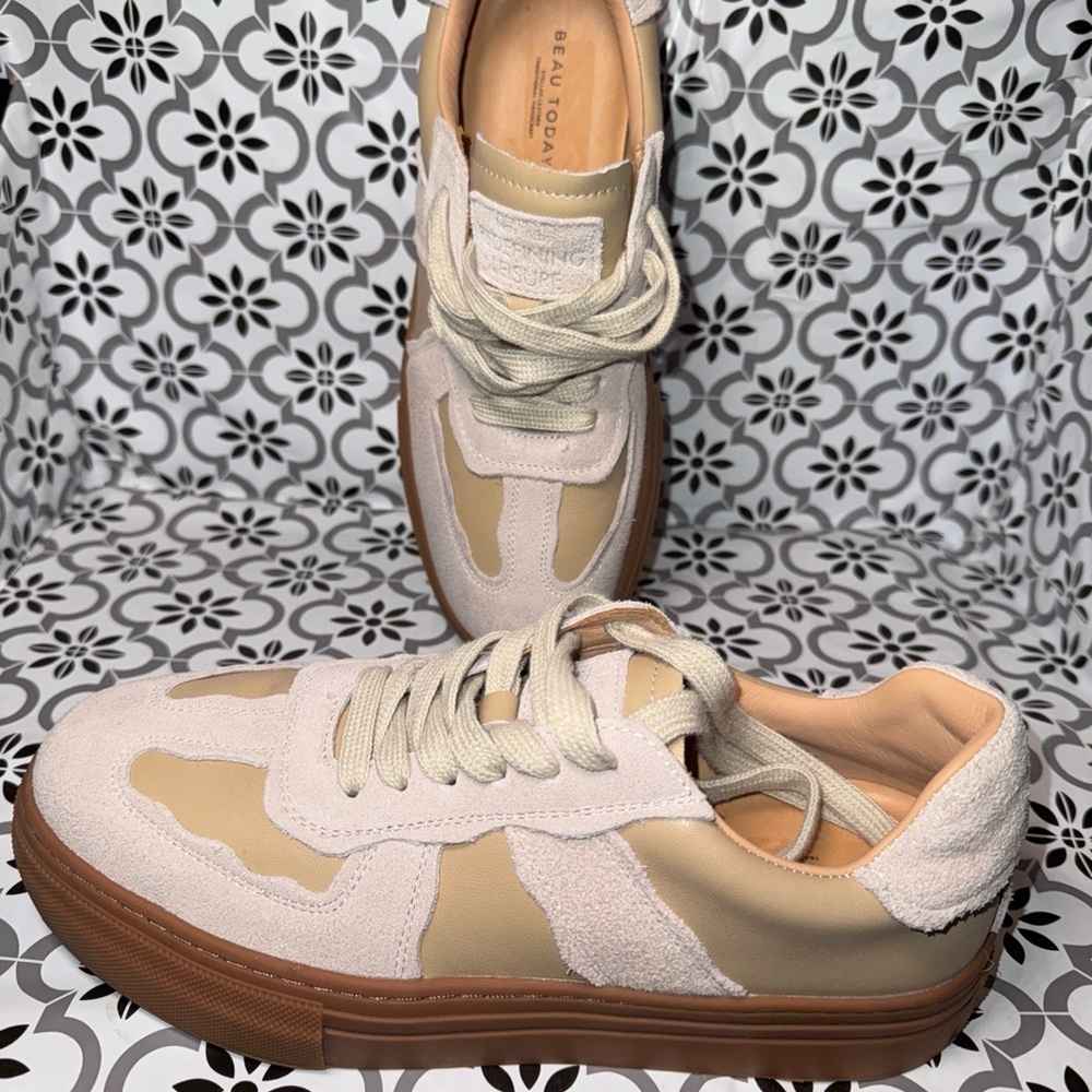 Beau Today womens leather  Tan and Cream Oxford rubber bottom sneakers size 41